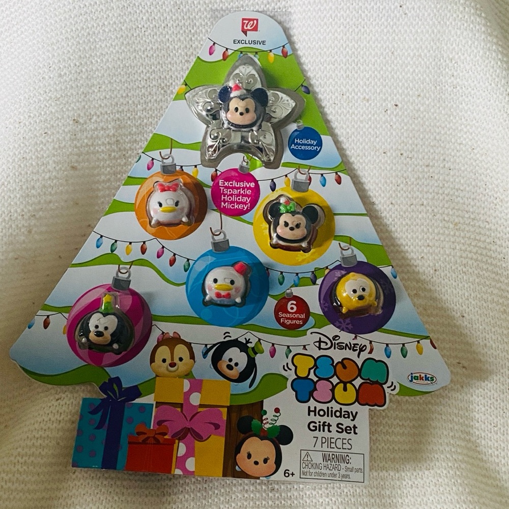 Disney tsum tsum holiday gift set